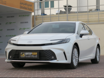 Toyota  Camry  GL  2025  Automatic  2,200 Km  4 Cylinder  Front Wheel Drive (FWD)  Sedan  White  With Warranty