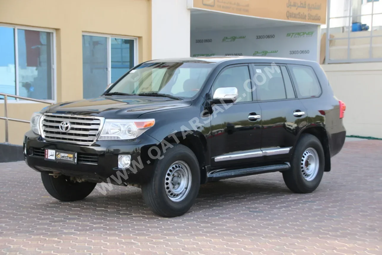 Toyota  Land Cruiser  GXR  2014  Automatic  226,000 Km  8 Cylinder  Four Wheel Drive (4WD)  SUV  Black