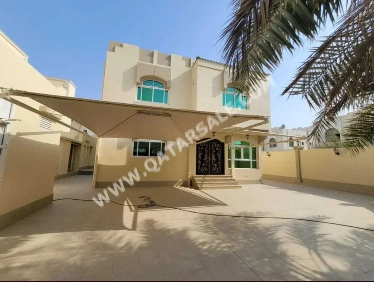 سكن عائلي  - غير مفروشة  - الدوحة  - المطار القديم  - 6 غرف نوم