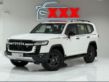 Toyota  Land Cruiser  GR Sport Twin Turbo  2024  Automatic  9,000 Km  6 Cylinder  Four Wheel Drive (4WD)  SUV  White  With Warranty