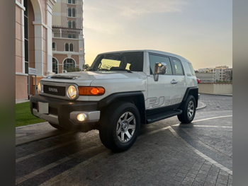 Toyota  FJ Cruiser  2022  Automatic  52,000 Km  6 Cylinder  Four Wheel Drive (4WD)  SUV  White  With Warranty