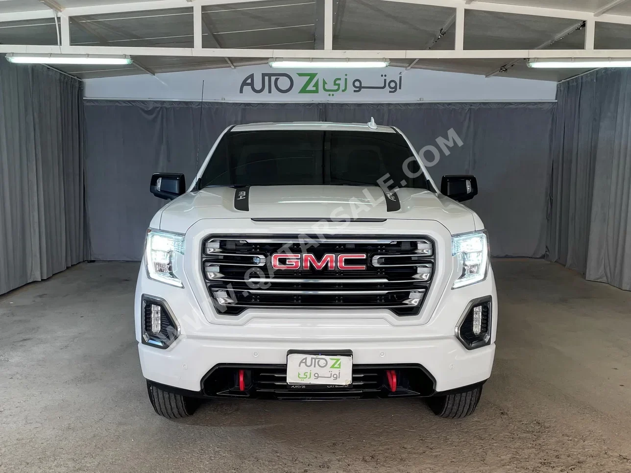 جي ام سي  سييرا  اي تي 4  2022  اوتوماتيك  42,000 كم  8 سلندر  دفع رباعي  بيكب  أبيض  تحت الضمان