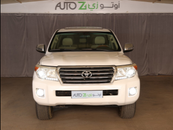 Toyota  Land Cruiser  GXR  2015  Automatic  274,000 Km  8 Cylinder  Four Wheel Drive (4WD)  SUV  White