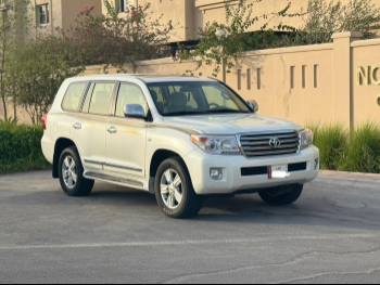 Toyota  Land Cruiser  VXR  2015  Automatic  270,000 Km  8 Cylinder  Four Wheel Drive (4WD)  SUV  White