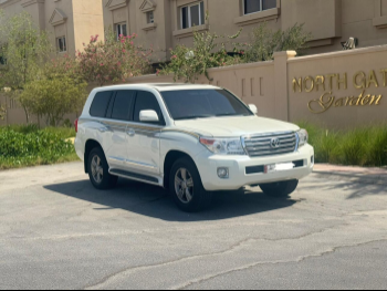 Toyota  Land Cruiser  VXR  2013  Automatic  170,000 Km  8 Cylinder  Four Wheel Drive (4WD)  SUV  White