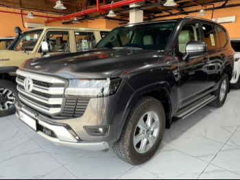 Toyota  Land Cruiser  GXR  2024  Automatic  29,000 Km  6 Cylinder  Four Wheel Drive (4WD)  SUV  Light Brown  With Warranty