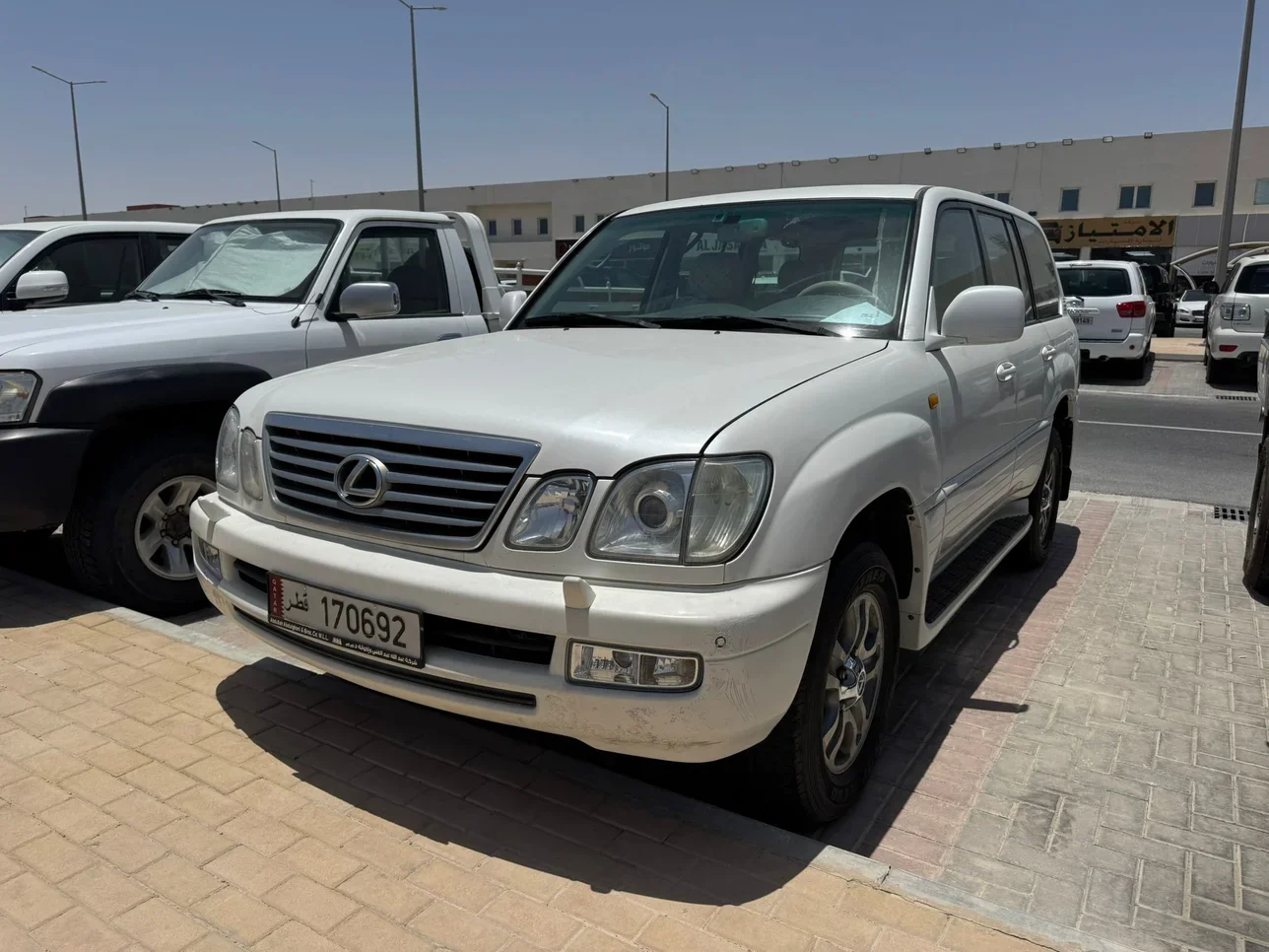 Lexus  LX  470  2007  Automatic  465,000 Km  8 Cylinder  Four Wheel Drive (4WD)  SUV  White