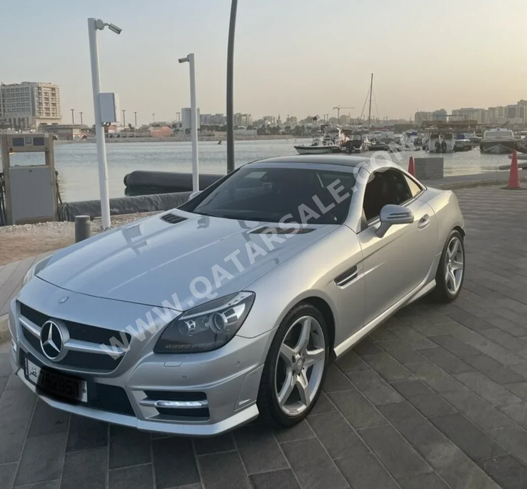 مرسيدس - بنز  اس ال كيه  350 AMG  2013  اوتوماتيك  85,000 كم  6 سلندر  دفع خلفي  كشف  فضي