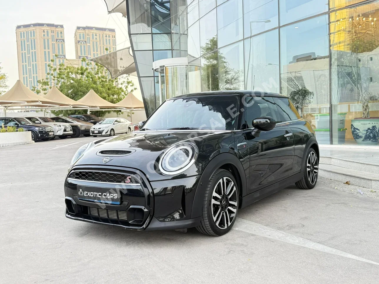 Mini  Cooper  S  2023  Automatic  44,000 Km  4 Cylinder  Front Wheel Drive (FWD)  Hatchback  Black  With Warranty