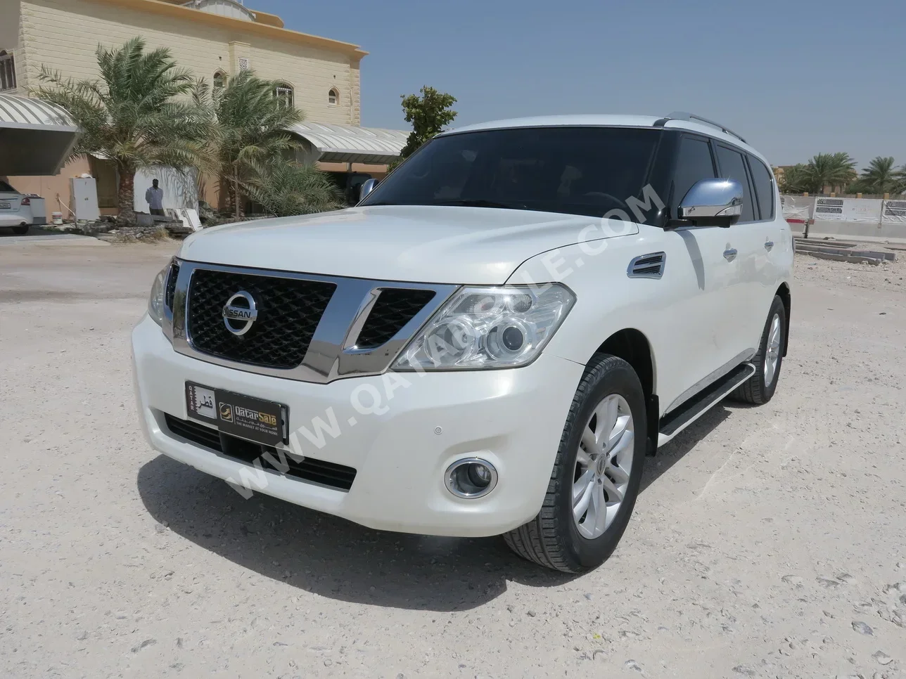نيسان  باترول  ال اي  2012  اوتوماتيك  327,000 كم  8 سلندر  دفع رباعي  اس يو في  أبيض لؤلؤي