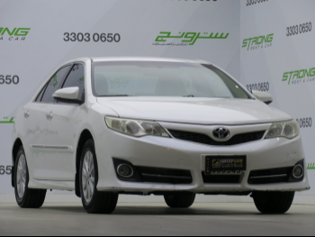 Toyota  Camry  2012  Automatic  96,000 Km  4 Cylinder  Front Wheel Drive (FWD)  Sedan  White