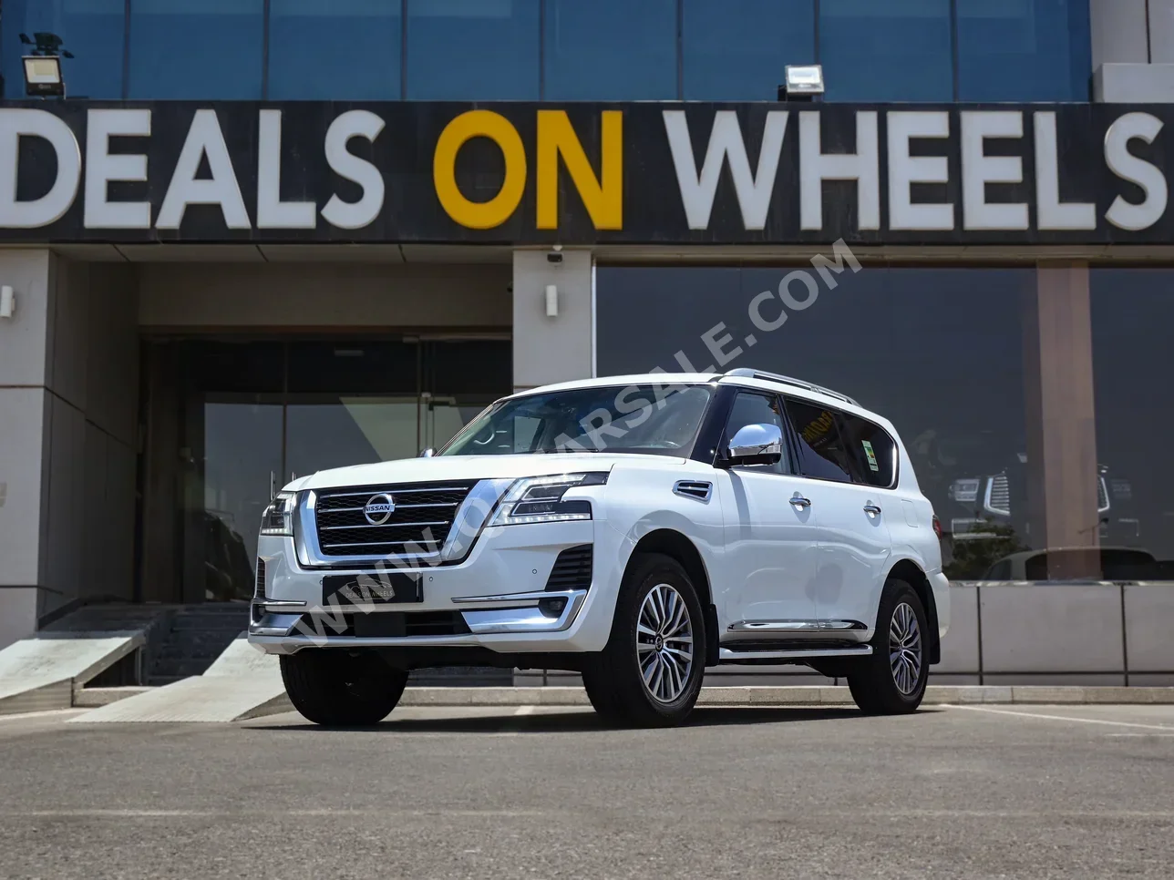 Nissan  Patrol  Platinum  2020  Automatic  135,000 Km  6 Cylinder  Four Wheel Drive (4WD)  SUV  White
