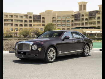 Bentley  Mulsanne  Mulliner  2015  Automatic  23,000 Km  8 Cylinder  All Wheel Drive (AWD)  Sedan  Purple
