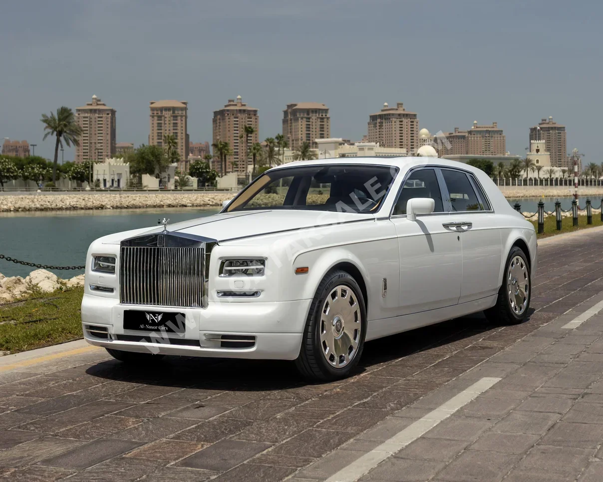 Rolls-Royce  Phantom  2005  Automatic  22,000 Km  12 Cylinder  All Wheel Drive (AWD)  Sedan  White