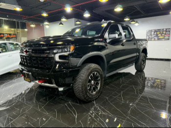 Chevrolet  Silverado  ZR 2  2023  Automatic  31,000 Km  8 Cylinder  Four Wheel Drive (4WD)  Pick Up  Black  With Warranty