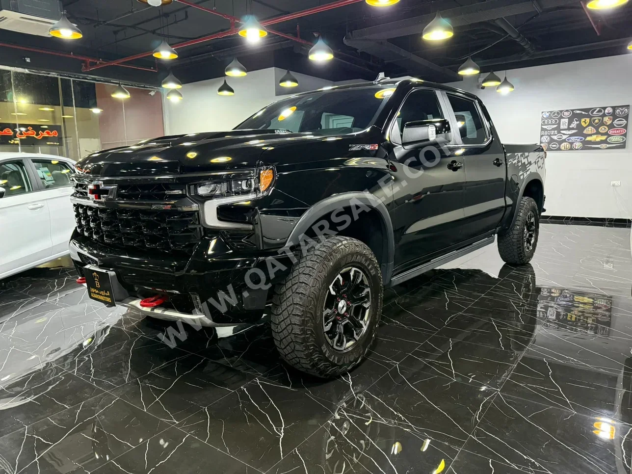 Chevrolet  Silverado  ZR 2  2023  Automatic  31,000 Km  8 Cylinder  Four Wheel Drive (4WD)  Pick Up  Black  With Warranty