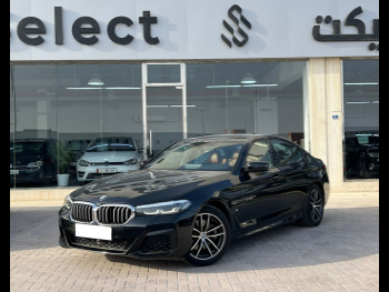 بي ام دبليو  الفئة - الخامسة  520i  2022  اوتوماتيك  55,000 كم  4 سلندر  سحب امامي  سيدان  أسود