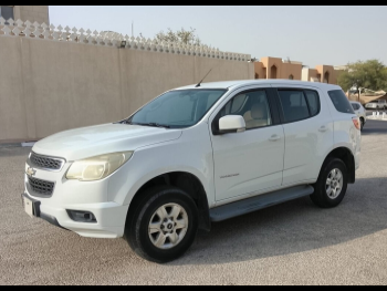 Chevrolet  TrailBlazer  LT  2013  Automatic  220,000 Km  6 Cylinder  Rear Wheel Drive (RWD)  SUV  White