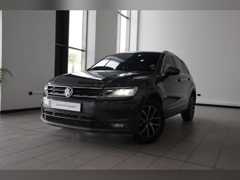 Volkswagen  Tiguan  2.0 TSI  2020  Automatic  90,500 Km  4 Cylinder  All Wheel Drive (AWD)  SUV  Gray