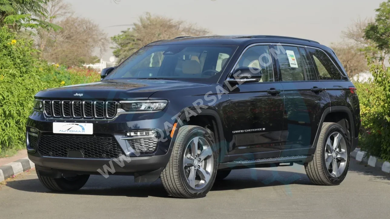 Jeep  Grand Cherokee  Limited  2025  Automatic  15 Km  6 Cylinder  Four Wheel Drive (4WD)  SUV  Dark Blue  With Warranty