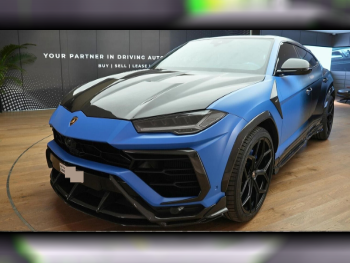 Lamborghini  Urus  2022  Automatic  11,000 Km  8 Cylinder  Four Wheel Drive (4WD)  SUV  Silver Matte  With Warranty