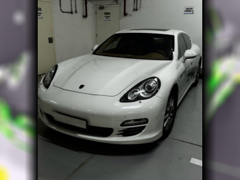 بورش  بانميرا  4S  2010  اوتوماتيك  66,400 كم  8 سلندر  دفع خلفي  سيدان  أبيض