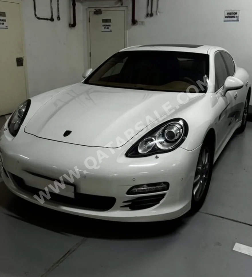 بورش  بانميرا  4S  2010  اوتوماتيك  66,400 كم  8 سلندر  دفع خلفي  سيدان  أبيض