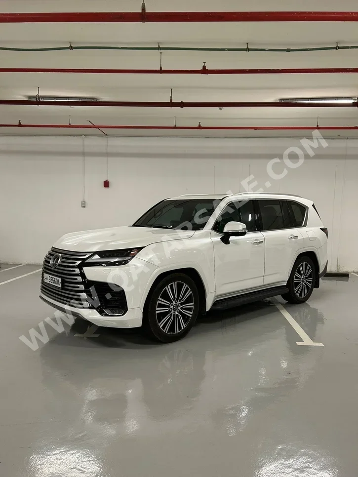 Lexus  LX  600 Luxury  2024  Automatic  17,000 Km  6 Cylinder  Four Wheel Drive (4WD)  SUV  White  With Warranty