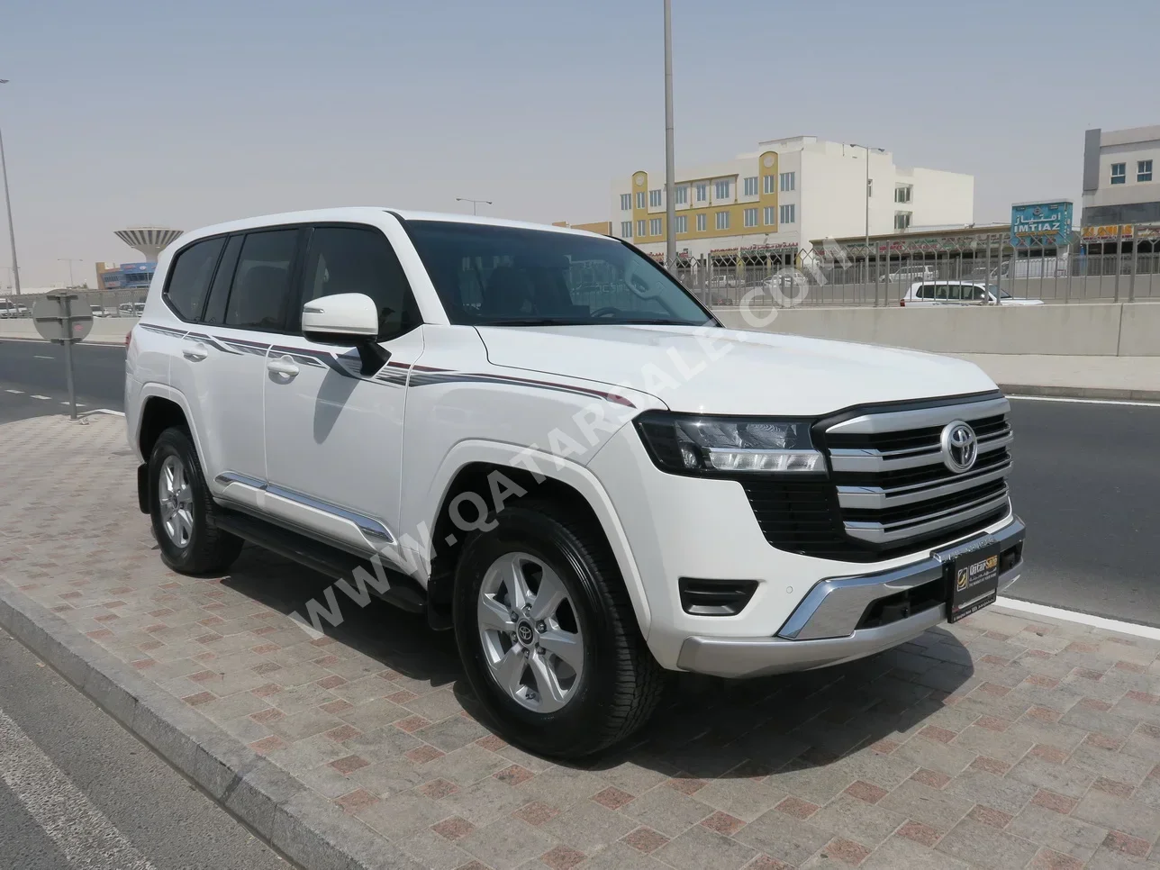 Toyota  Land Cruiser  GXR  2024  Automatic  18,000 Km  6 Cylinder  Four Wheel Drive (4WD)  SUV  White  With Warranty