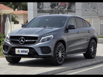 مرسيدس - بنز  جي ال اي  43 AMG  2018  اوتوماتيك  91,000 كم  8 سلندر  دفع رباعي  اس يو في  رمادي