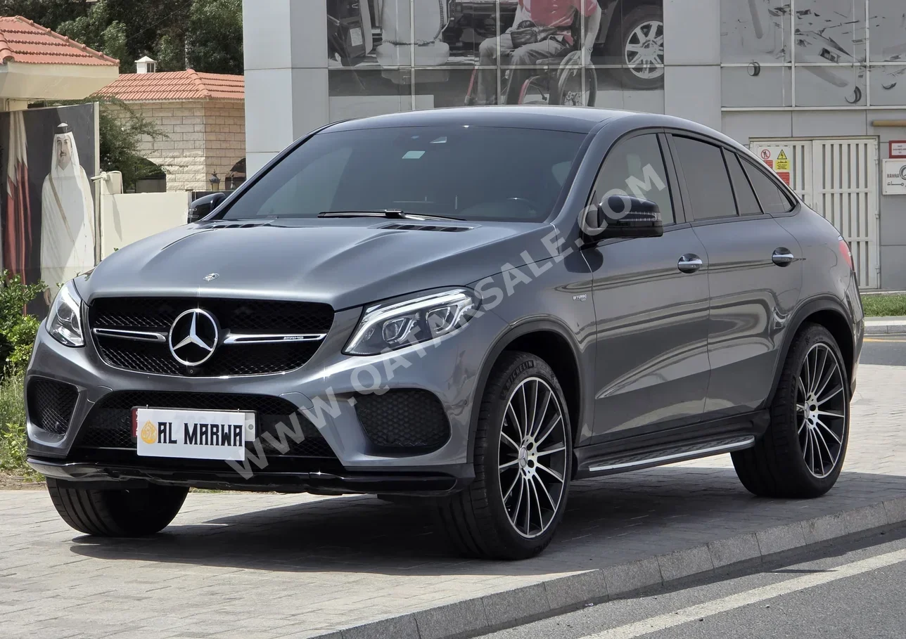 مرسيدس - بنز  جي ال اي  43 AMG  2018  اوتوماتيك  91,000 كم  8 سلندر  دفع رباعي  اس يو في  رمادي