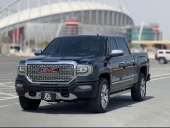 GMC  Sierra  Denali  2018  Automatic  111,000 Km  8 Cylinder  Four Wheel Drive (4WD)  Pick Up  Black