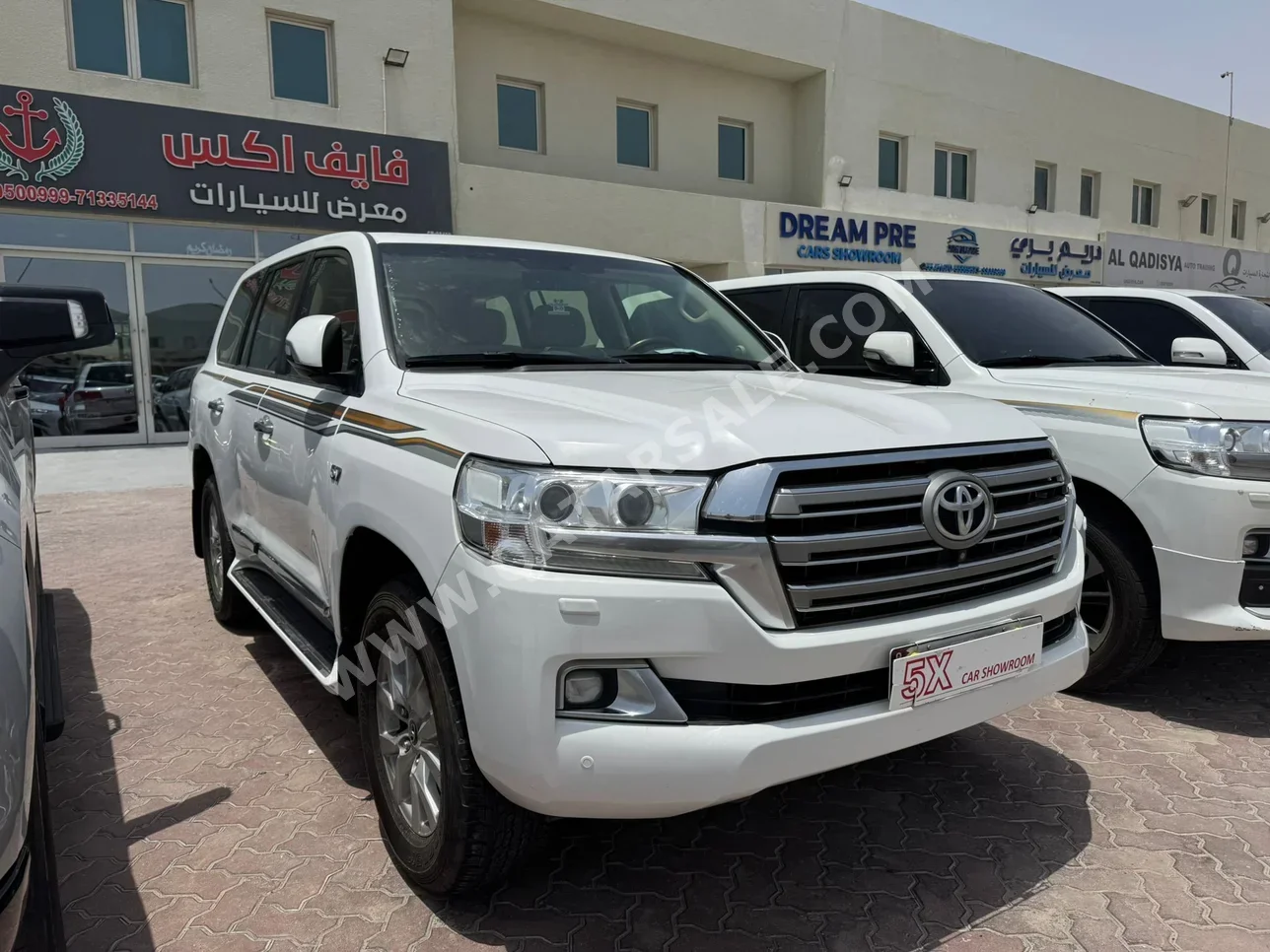 Toyota  Land Cruiser  VXR  2018  Automatic  217,000 Km  8 Cylinder  Four Wheel Drive (4WD)  SUV  White