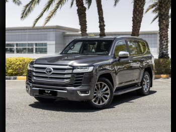 Toyota  Land Cruiser  VXR Twin Turbo  2022  Automatic  154,000 Km  6 Cylinder  Four Wheel Drive (4WD)  SUV  Gray