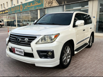 Lexus  LX  570  2015  Automatic  246,000 Km  8 Cylinder  Four Wheel Drive (4WD)  SUV  White