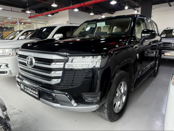 تويوتا  لاند كروزر  جي اكس ار  2024  اوتوماتيك  34,000 كم  6 سلندر  دفع رباعي  اس يو في  أسود  تحت الضمان