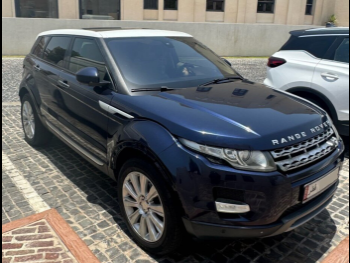 لاند روفر  رنج روفر  فوج  2015  اوتوماتيك  103 كم  4 سلندر  دفع رباعي  اس يو في  أبيض وازرق