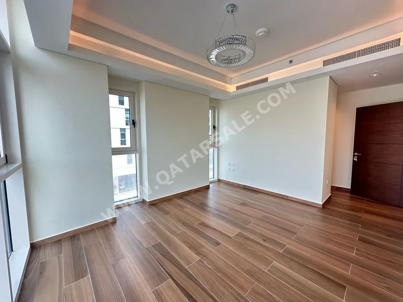 1 Bedrooms  Apartment  For Rent  in Doha -  The Pearl  Semi Furnished