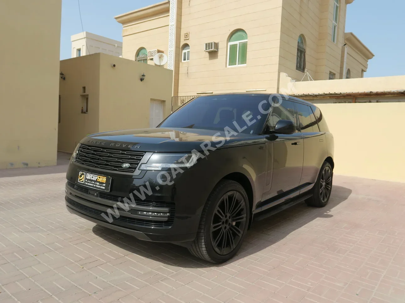 لاند روفر  رنج روفر  فوج اتش اس اي  2023  اوتوماتيك  48,000 كم  8 سلندر  دفع رباعي  اس يو في  أسود  تحت الضمان