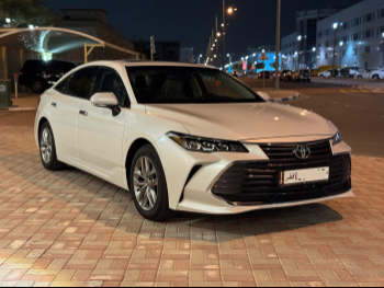 Toyota  Avalon  2022  Automatic  7,000 Km  6 Cylinder  Front Wheel Drive (FWD)  Sedan  White