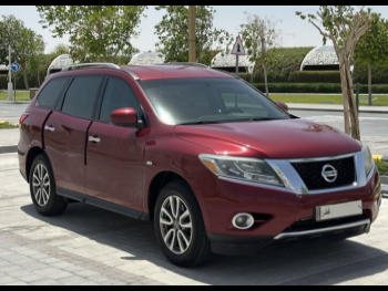 Nissan  Pathfinder  2013  Automatic  193,000 Km  6 Cylinder  Four Wheel Drive (4WD)  Limousine  Red