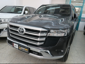 Toyota  Land Cruiser  GXR  2024  Automatic  5,800 Km  6 Cylinder  Four Wheel Drive (4WD)  SUV  Gray  With Warranty