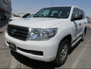 Toyota  Land Cruiser  G  2011  Automatic  135,000 Km  6 Cylinder  Four Wheel Drive (4WD)  SUV  White