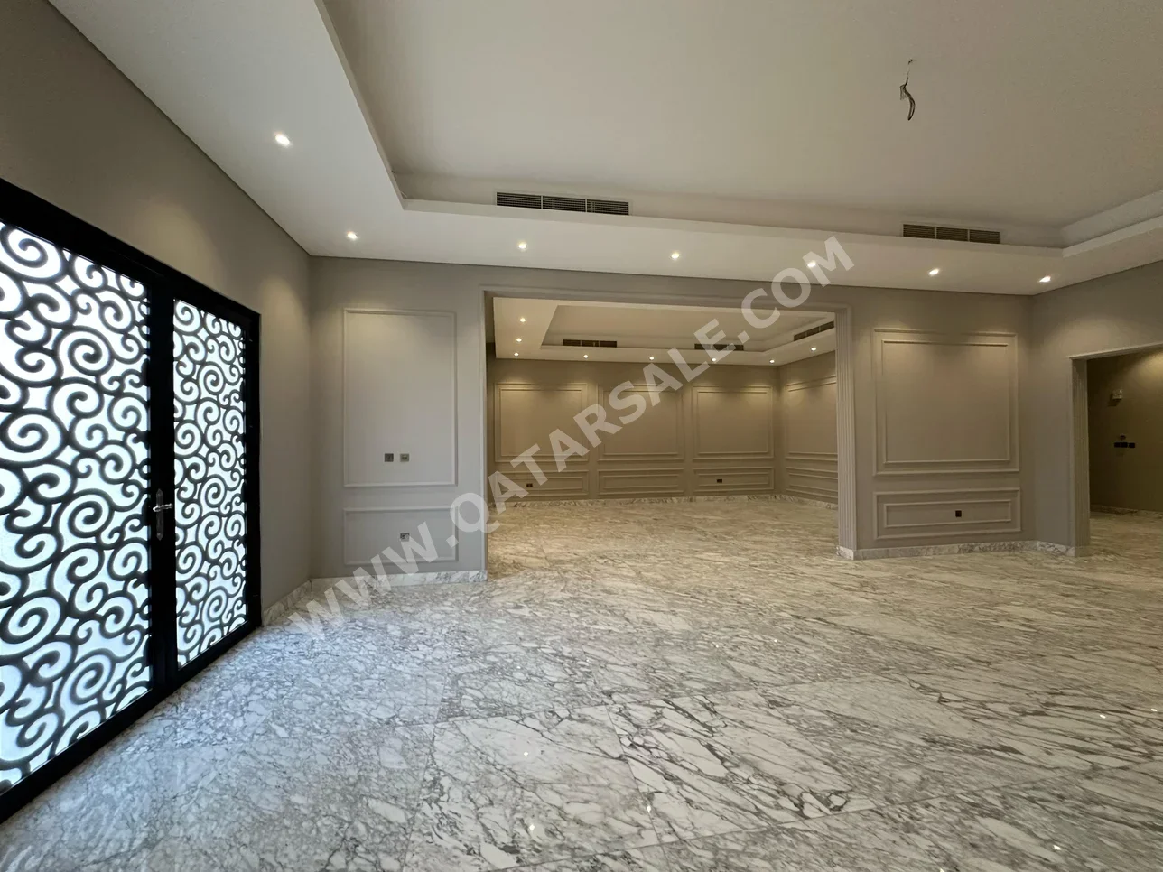 سكن عائلي  - غير مفروشة  - الريان  - مريخ  - 7 غرف نوم