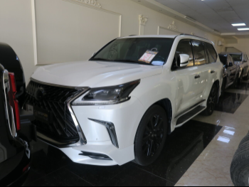 Lexus  LX  570  2019  Automatic  91,000 Km  8 Cylinder  Four Wheel Drive (4WD)  SUV  White