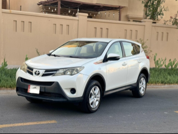 Toyota  Rav 4  2015  Automatic  130,000 Km  4 Cylinder  Four Wheel Drive (4WD)  SUV  White