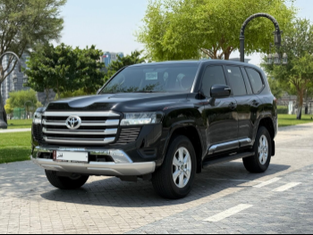 Toyota  Land Cruiser  GXR  2024  Automatic  13,000 Km  6 Cylinder  Four Wheel Drive (4WD)  SUV  Black  With Warranty