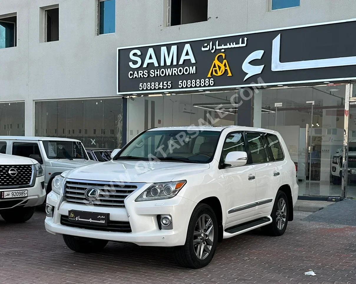 Lexus  LX  570 S  2014  Automatic  239,000 Km  8 Cylinder  Four Wheel Drive (4WD)  SUV  White