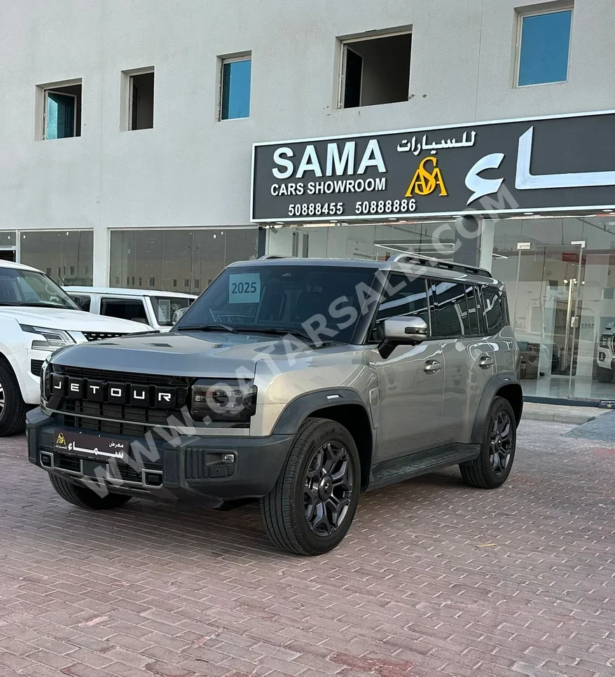 Jetour  T2  Luxury  2025  Automatic  25,000 Km  4 Cylinder  Four Wheel Drive (4WD)  SUV  Gray  With Warranty
