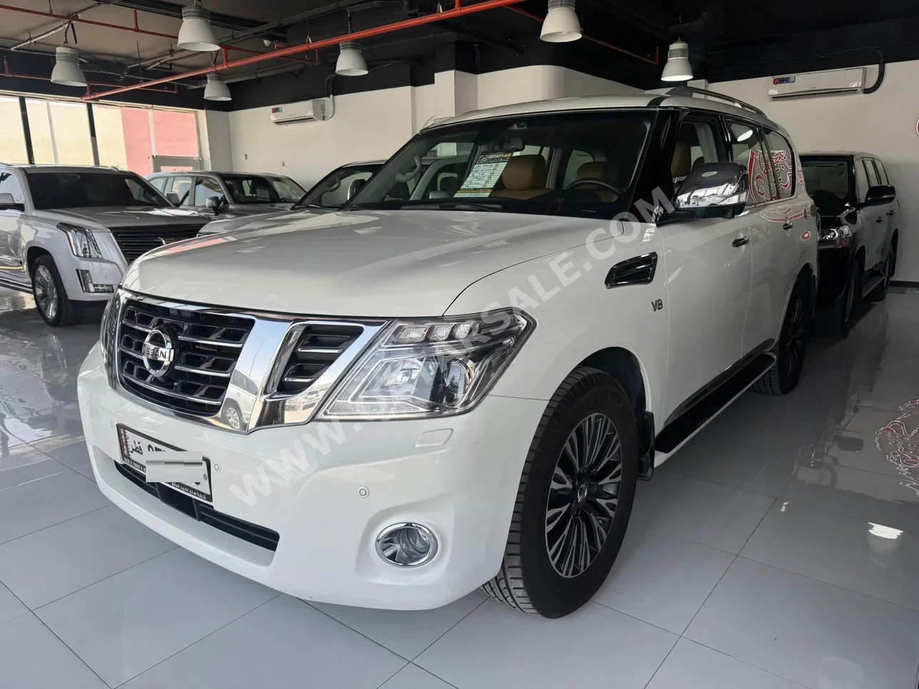 Nissan  Patrol  Platinum  2015  Automatic  114,000 Km  8 Cylinder  Four Wheel Drive (4WD)  SUV  White